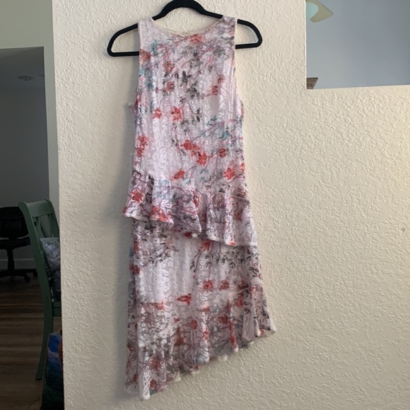 BEBE ROMANTIC LACE ASYMMETRIC RUFFLE DRESS - Picture 4 of 7